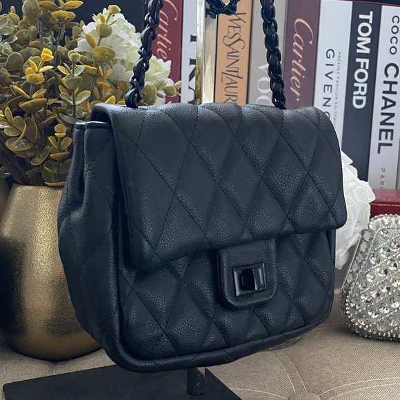 ✨🖤Black Quilted Chain Shoulder/Crossbody Bag🖤✨NEW SUPER SOFT - Picture 2 of 8